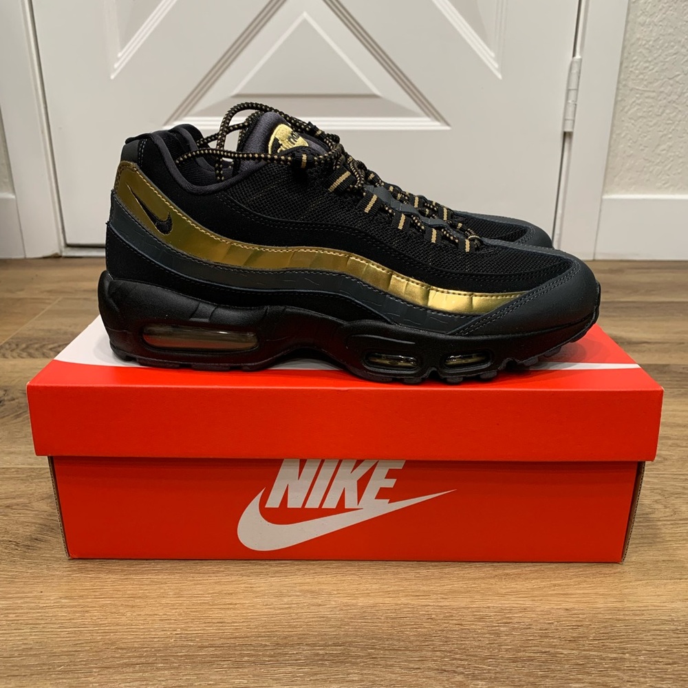 Nike Air Max 95 Premium (Black/Metallic Gold, Size 9.5M, Very Lightly Used)